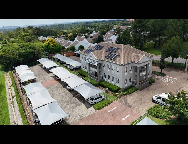 574M² OFFICE FOR SALE IN BRYANSTON